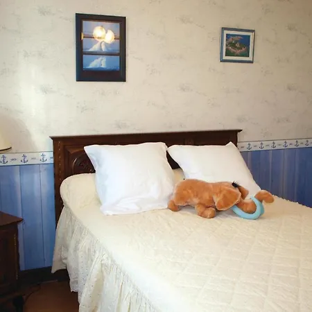 4 Bedroom Cozy In Hébergement de vacances *